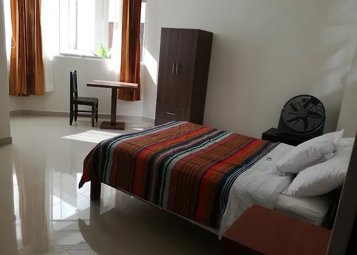 Kapeshi Hotel *
